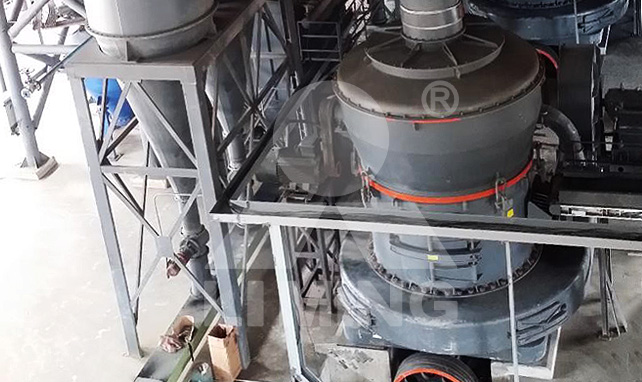 Système de broyage de coke de pétrole pour fours à verre