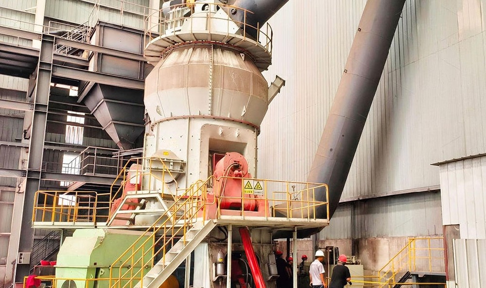 Broyeur vertical à rouleaux LM34-3K pour le broyage de kaolin dans l'industrie des matériaux de construction