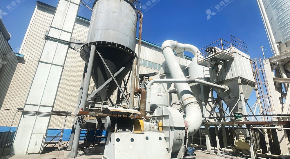 Conçu pour la fiabilité et l'efficacité énergétique, l'équipement permet une production continue avec des exigences de maintenance faibles. Sa conception robuste et ses performances stables en font une solution rentable pour le traitement de l'alumine, contribuant au recyclage des ressources et à une efficacité accrue dans les opérations de fusion de l'aluminium.