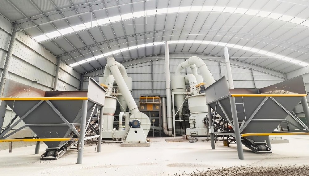 Deux broyeurs Raymond de type nouveau MTW198 pour le broyage de calcaire dans les applications de désulfuration